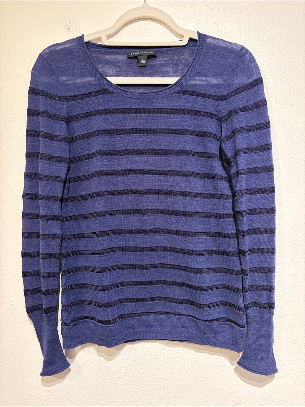 Banana Republic Striped Lightweight Blue Crewneck Sweater